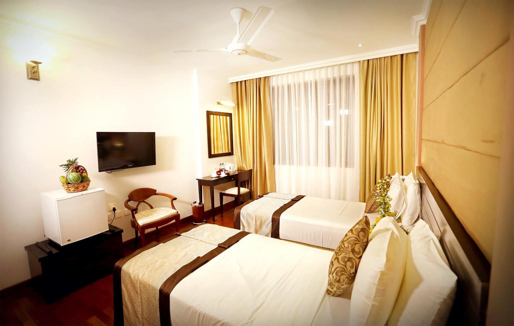Kandy City Hotel By Earl'S Exterior photo